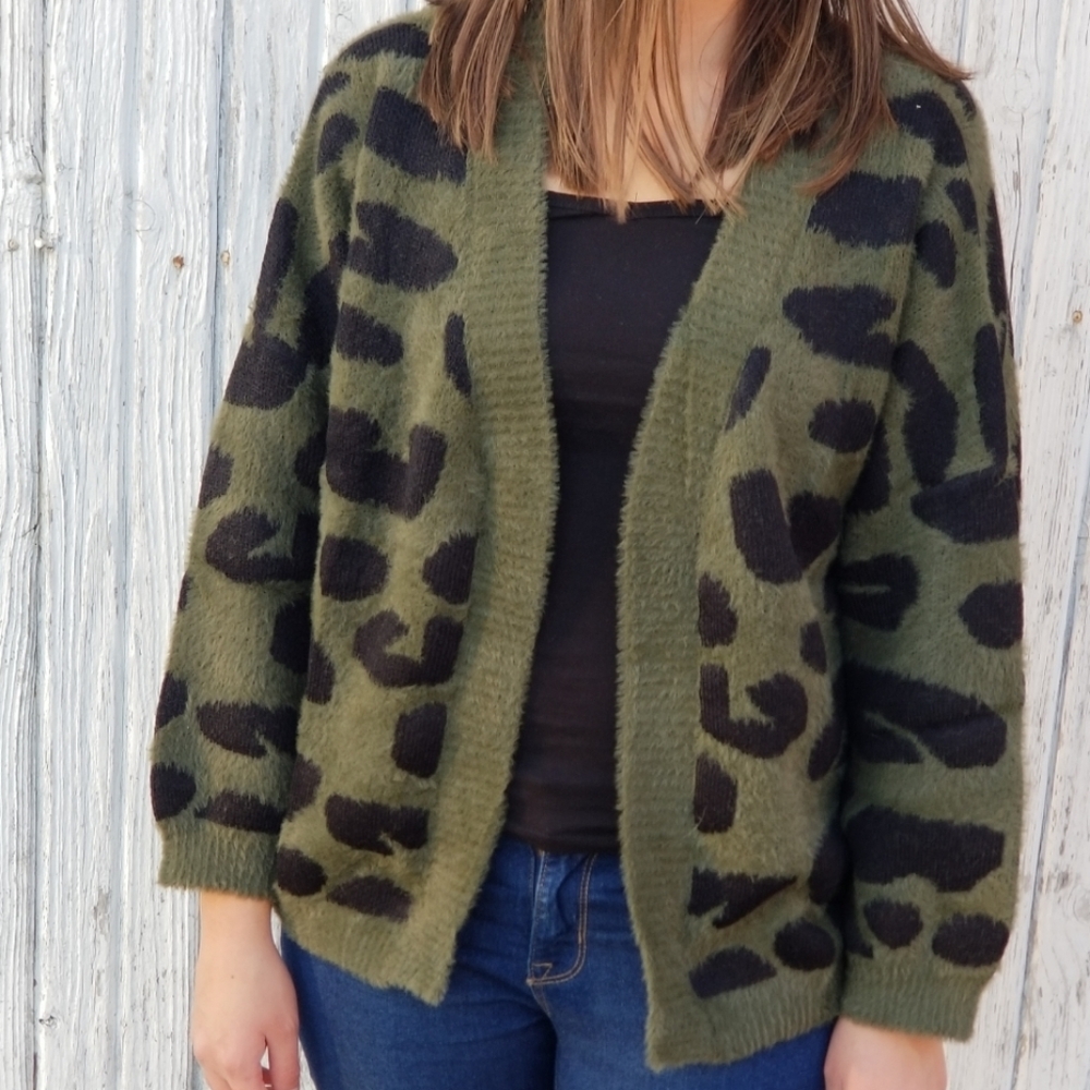 Camo cardigan NEW! - Picture 2 of 2